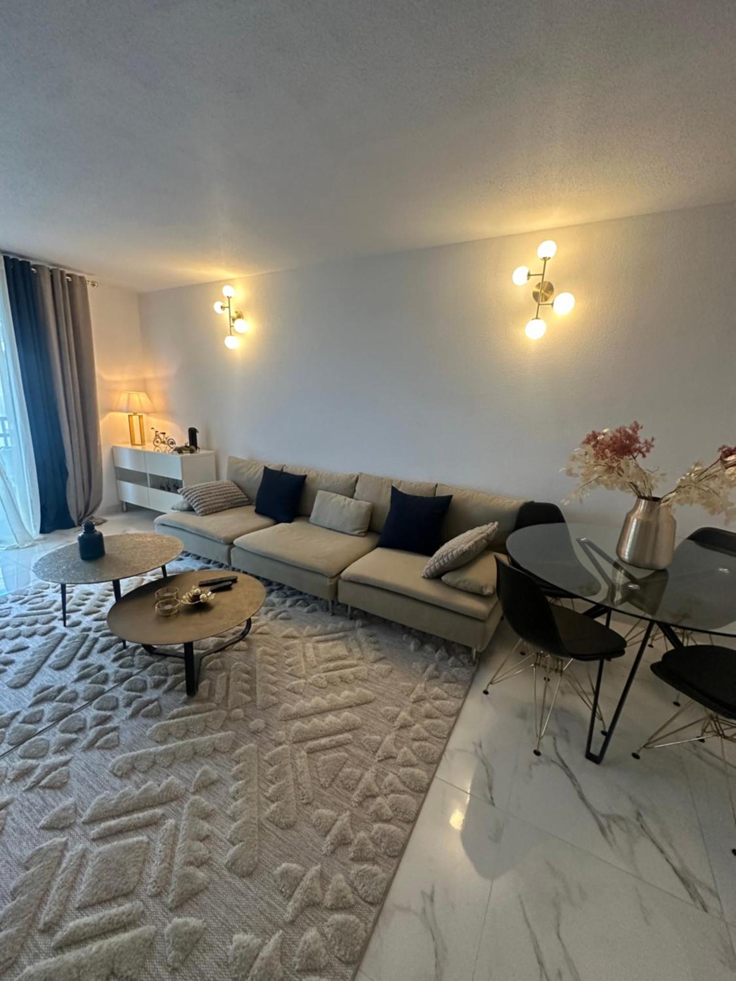 Tres Beau Trois Pieces Avec Vue Degagee Apartment สตราสบูร์ก ภายนอก รูปภาพ
